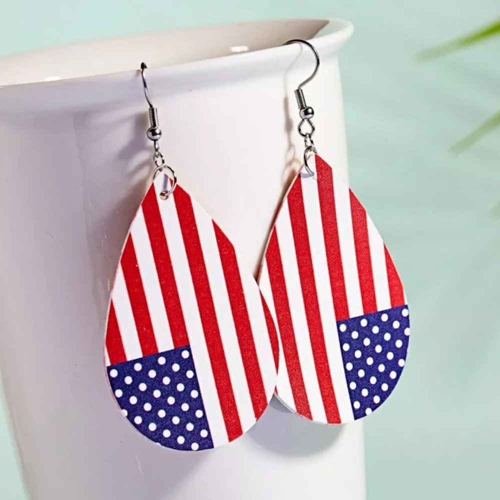 USA Flag Earrings. NEW!